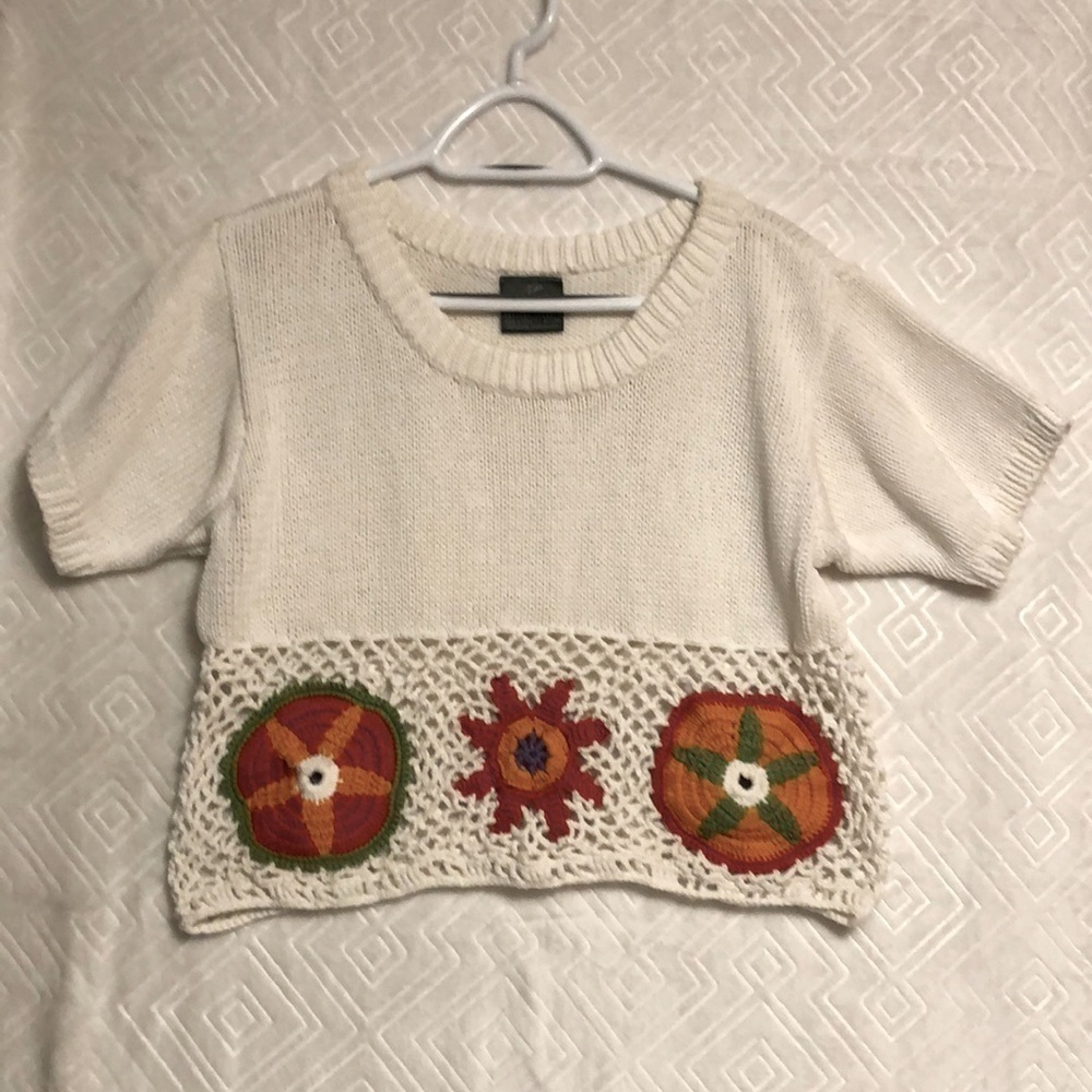 Cute Jeffrey Rogers cropped crochet 100%cotton top